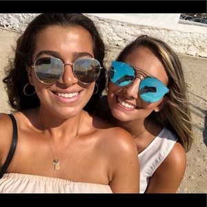 Meet your Posher, Evevie